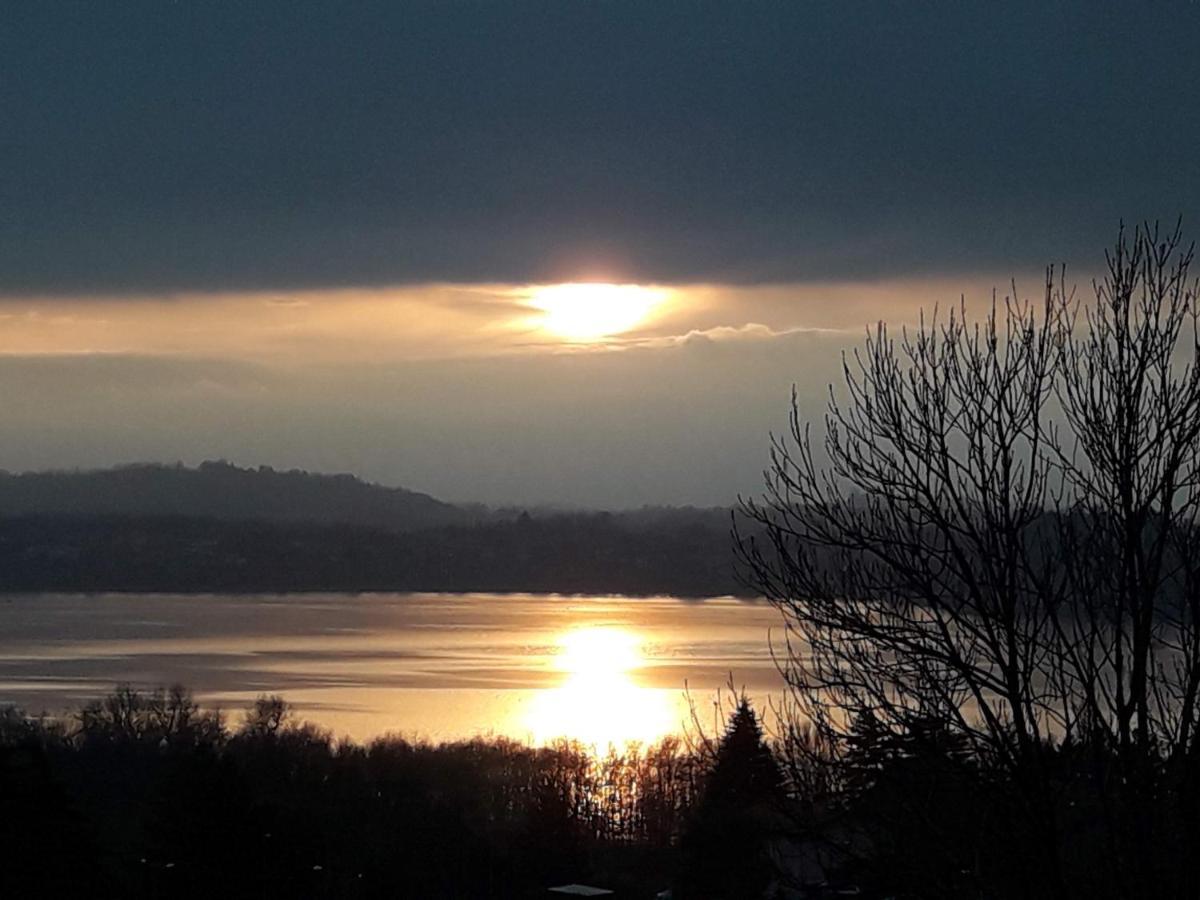 Apartamento Tramonto Al Lago Gavirate Exterior foto