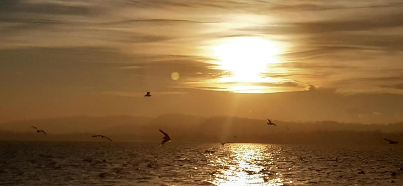 Apartamento Tramonto Al Lago Gavirate Exterior foto