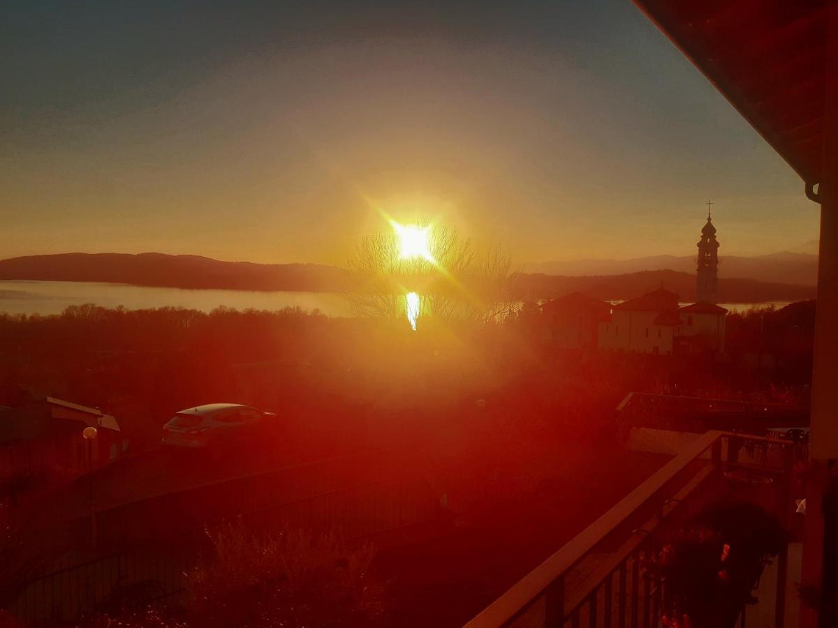 Apartamento Tramonto Al Lago Gavirate Exterior foto