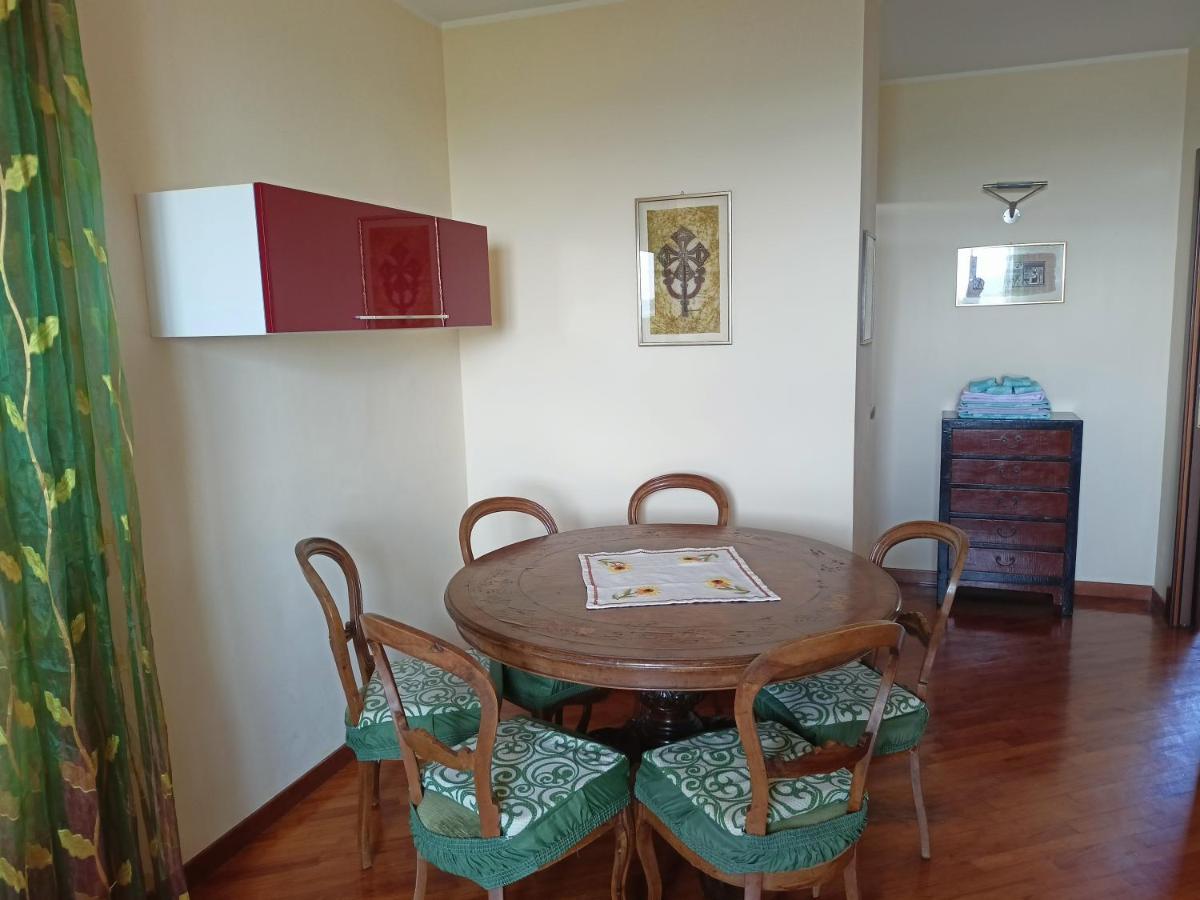 Apartamento Tramonto Al Lago Gavirate Exterior foto